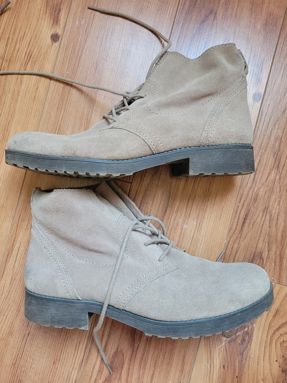 Naturalizer Taupe Suede Lace-Up Ankle Boots